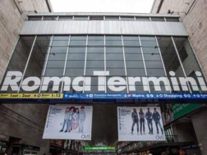 Roma, trovato cadavere alla stazione Termini: treni sospesi e ritardi