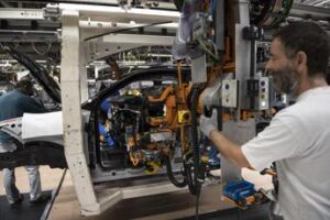 Pil, Italia frena e Istat rivede stime: -0,4% in secondo trimestre