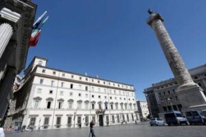 Premierato, nuovo testo: possibile ricorso al voto anche se sfiducia su singolo provvedimento