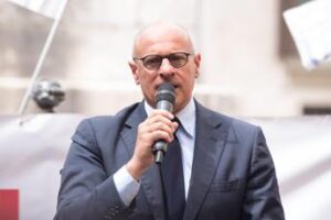Sostenibilità, Rampelli: “Invenzione della circolarità dei rifiuti geniale”
