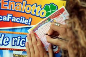 Superenalotto, estrazione 18 dicembre: numeri vincenti di oggi