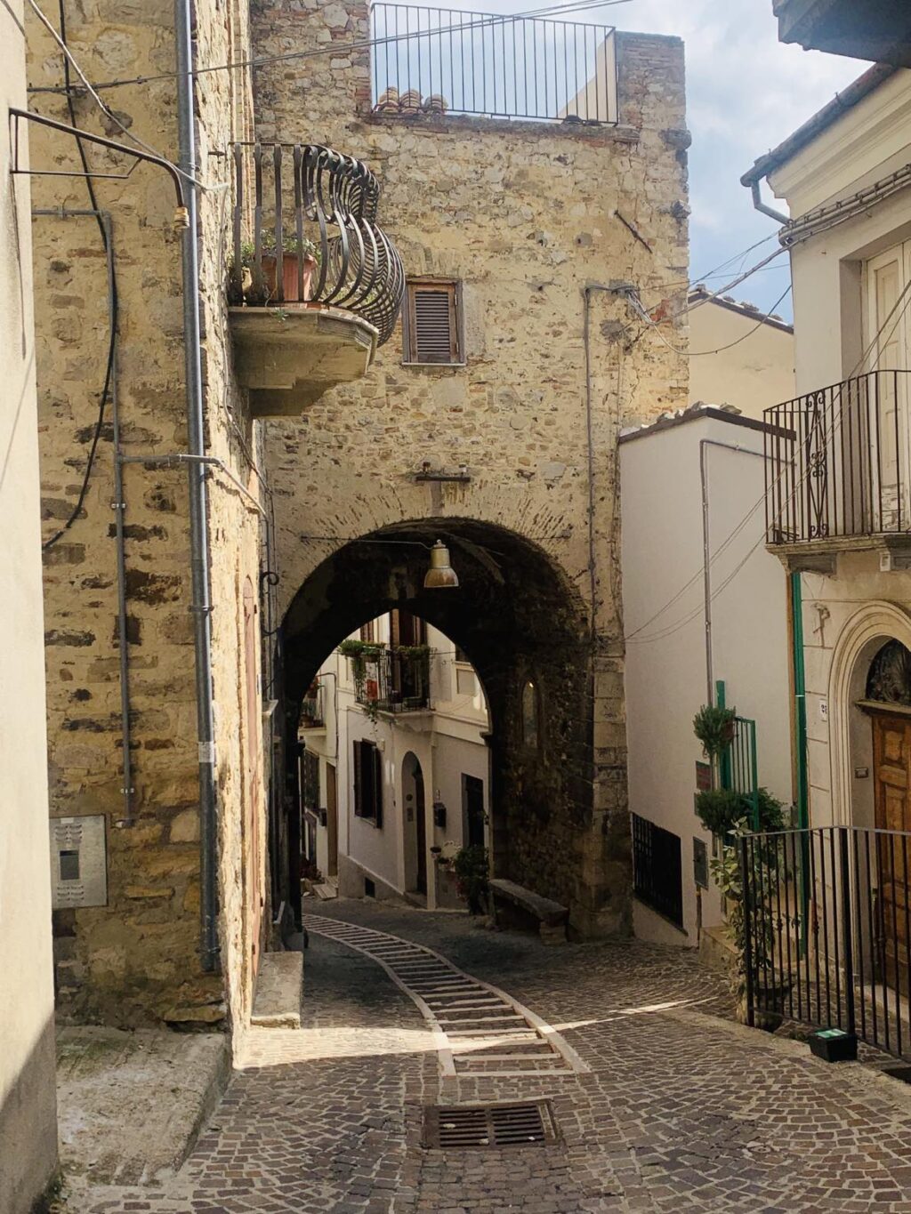 Alla scoperta di Archi, tra bellezze naturalistiche e palazzi nobiliari