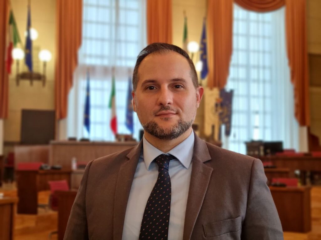 Fedele (m5s)“sanità marsicana in ginocchio, chiudono servizi d'eccellenza"
