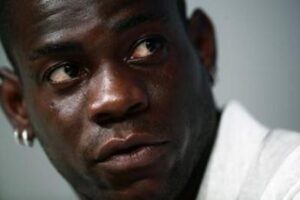Mario Balotelli e il messaggio al Milan: “Se serve un vice Giroud…”
