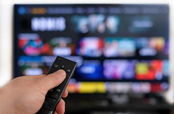 Salotti come cinema, tv sempre più grandi e sempre più smart: ecco il Rapporto Auditel-Censis