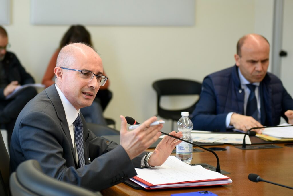 Commissione bilancio: scontro tra m5s e centrodestra