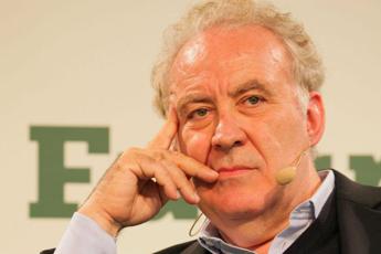 Europee 2024, Santoro: “Faremo una lista per affermare centralità della pace”