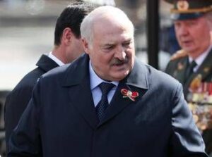 L’idea di Lukashenko: “Alleanza Russia-Usa per fermare guerre nel mondo”