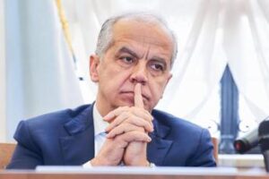 Migranti, Piantedosi: “Blocco navale? Da Meloni nessuna marcia indietro”