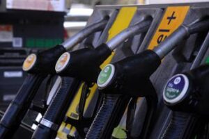 Benzina self service sfiora i 2 euro al litro, i prezzi di oggi