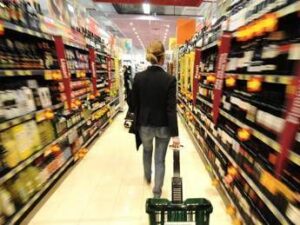 Inflazione, Istat: ad aprile aumenta del 2%. Carrello della spesa a +2,6%