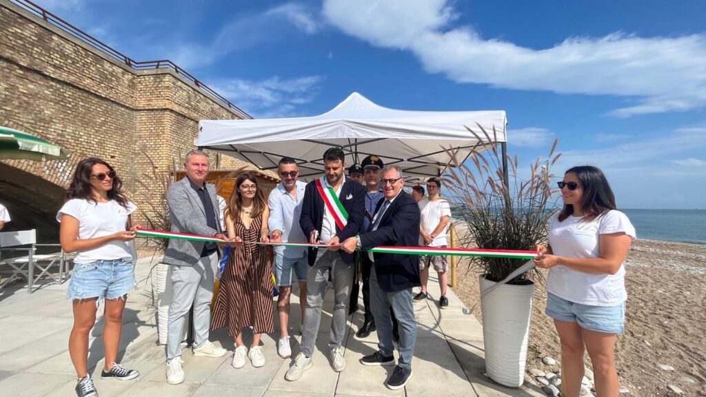 Rocca San Giovanni inaugura la spiaggia accessibile in località La Foce