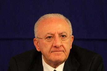 De Luca, la stoccata di Meloni: “Fondi coesione usati per festa patata e sagra caciocavallo”