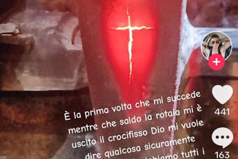 Incidente Brandizzo, l’ultimo post di uno dei 5 operai: “E’ apparsa croce su rotaie”