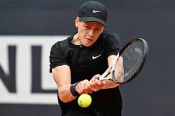 Jannik Sinner agli ottavi dell’Atp di Pechino, l’azzurro batte Evans