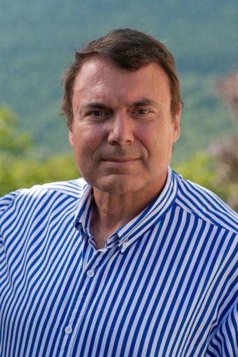 Prof. Paolo Sossai: Una Vita al Servizio della Medicina e dell’Innovazione Medica