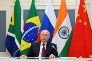 Putin: “Operazione in Ucraina per fermare guerra scatenata da Occidente”