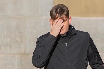 Roma, tenta di investire prete anti-spaccio Don Coluccia a marcia legalità