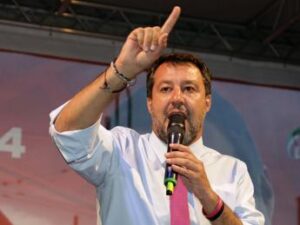 Salvini accusa Hamas per strage ospedale Gaza, bufera social