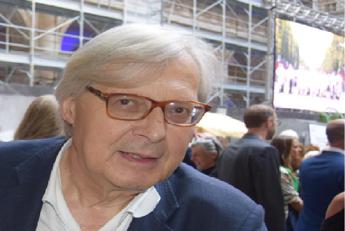 Sgarbi difende Morgan dopo insulti: “Froc… non è un’offesa”