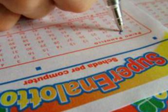 Superenalotto, combinazione oggi 12 ottobre 2023: numeri vincenti