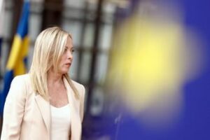 Ucraina, Meloni a Zelensky: “Al vostro fianco, illegale annessione russa Crimea”