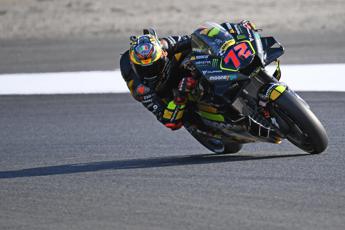 Bezzecchi e l’infortunio, pilota operato dopo frattura alla clavicola: come sta