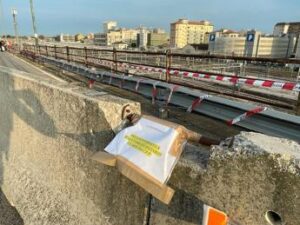 Bus Mestre, guardrail sotto esame. Comune di Venezia: “E’ varco di servizio”