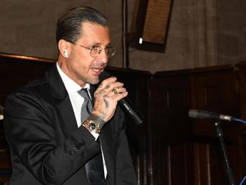 Corona: “Oggi rivelo altri 2 giocatori che scommettono su partite”. Poi arriva la polizia