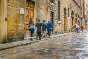 Firenze, 91enne rapinato in strada: arrestato 26enne somalo