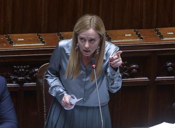 Giorgia Meloni punge Conte, è botta risposta alla Camera
