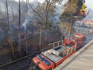Incendi Messina, i roghi da Villafranca Tirrena a Milazzo