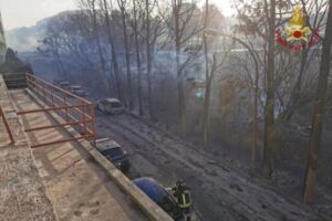 Incendi Sicilia, oltre 150 persone evacuate nel messinese