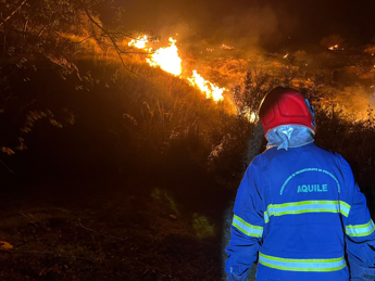 Incendi in Sicilia, la mappa dei roghi: A19 chiusa verso Catania