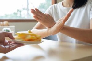 Intolleranze alimentari, mercato da 300 milioni di euro: ma sono vere o false? Cosa dice l’esperto