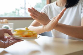 Intolleranze alimentari, mercato da 300 milioni di euro: ma sono vere o false? Cosa dice l’esperto