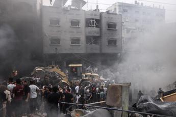 Israele, Hamas minaccia di uccidere ostaggi. Tajani: “Due italiani non rintracciabili”