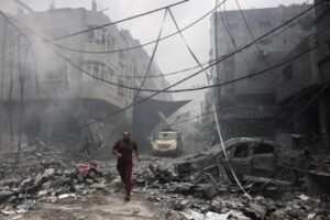 Israele assedia Gaza, Netanyahu: “E’ solo l’inizio”. 900 morti in attacco Hamas
