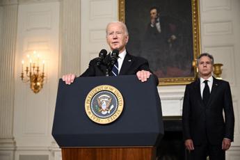“Israele ha diritto di difendersi, Hamas come Isis”: via libera di Biden