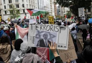 Israele, il professore choc: “Attacchi Hamas esaltanti”