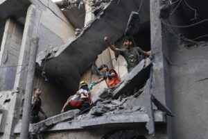 Israele, nave Usa intercetta missili da Yemen. Razzi da Libano e Gaza