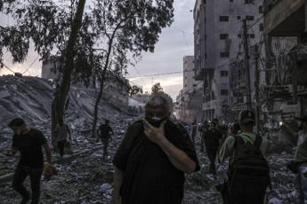 Israele, raid nella notte: “Ripreso pieno controllo confine con Gaza”