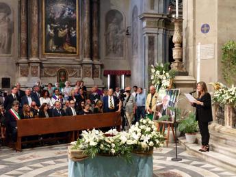 L’addio a Botero nella sua Pietrasanta: folla e commozione