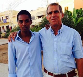 Migranti, la storia di Lillo e Seydou: “Vi racconto mio figlio venuto dal mare”