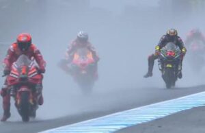MotoGp Giappone, Martin vince e Bagnaia secondo: stop gara per pioggia