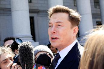 Musk sbaglia persona su X, viene citato in giudizio