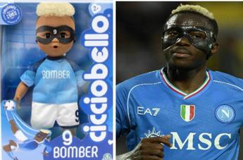 Napoli contro Cicciobello Bomber, attacco al bambolotto di Osimhen