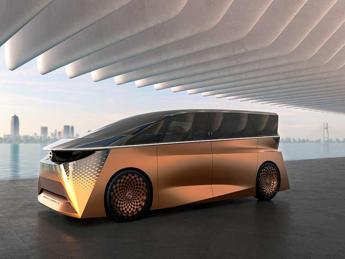 Nissan presenta la nuova Hyper Tourer