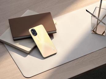 Oppo lancia il nuovo smartfone budget A38, 219 euro