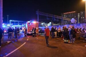 Pullman Mestre, “è caduto un bus”: i soccorsi dopo l’incidente – Video